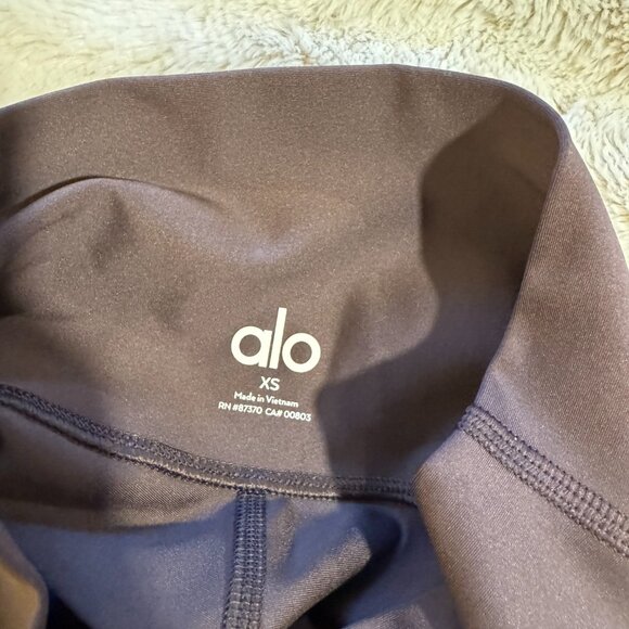 Alo 7/8 Airlift Leggings in Rasinette XS - Picture 2 of 4